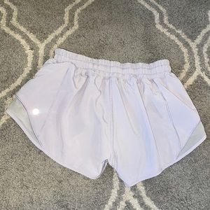 LILAC LULU LEMON LOW RISE HOTTY HOT RUNNING SHORTS